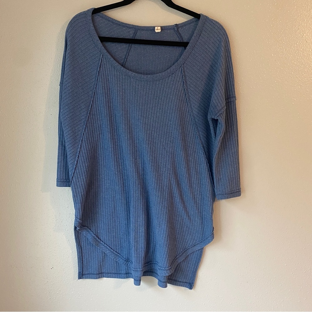 Blue ribbed shirt